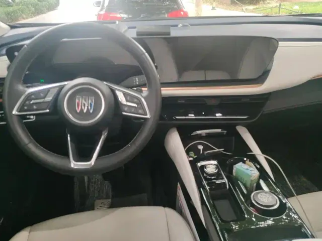 Buick Envision Plus — Фото автомобиля 12