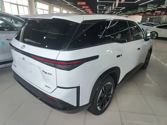 Toyota BoZhi 3X — Фото автомобиля 6