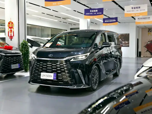 Lexus Lexus LM 2023 500h 6-Seater Prestige Edition — Фото автомобиля 2
