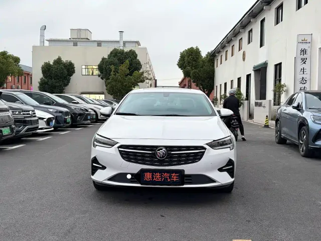 Buick Regal — Фото автомобиля 2