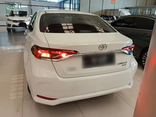 Toyota Corolla — Фото автомобиля 5