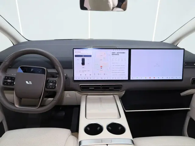 Li Auto MEGA — Фото автомобиля 9