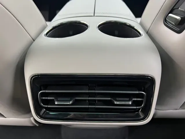 Geely Galaxy Xingyao 8 — Фото автомобиля 21