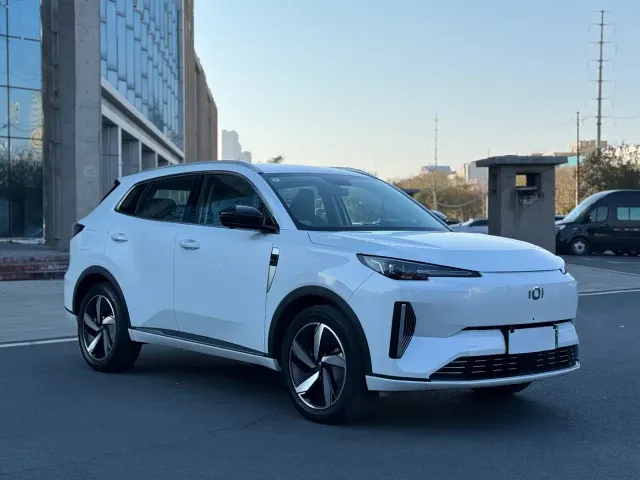 Changan Qiyuan Q05 — Фото автомобиля 3