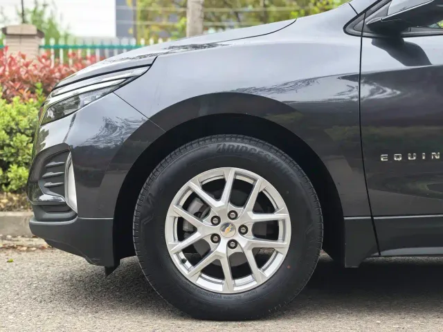 Chevrolet Equinox — Фото автомобиля 10
