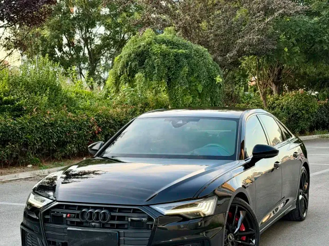 Фотография автомобиля — Audi S6