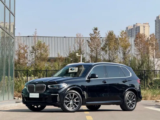 Фотография автомобиля — BMW X5
