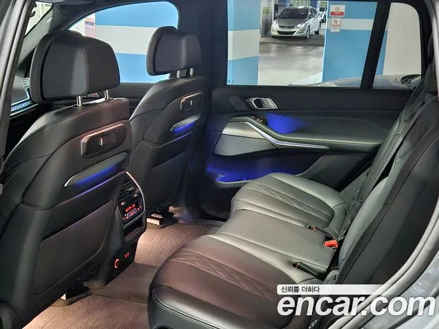 BMW X7 — Фото автомобиля 14
