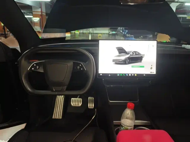Tesla Model Y — Фото автомобиля 10