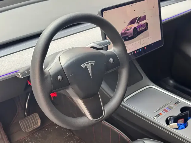Tesla Model Y — Фото автомобиля 7