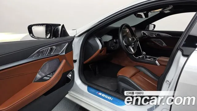 BMW 8 Series G15 — Фото автомобиля 15