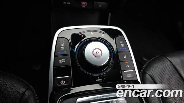 Kia Niro — Фото автомобиля 12