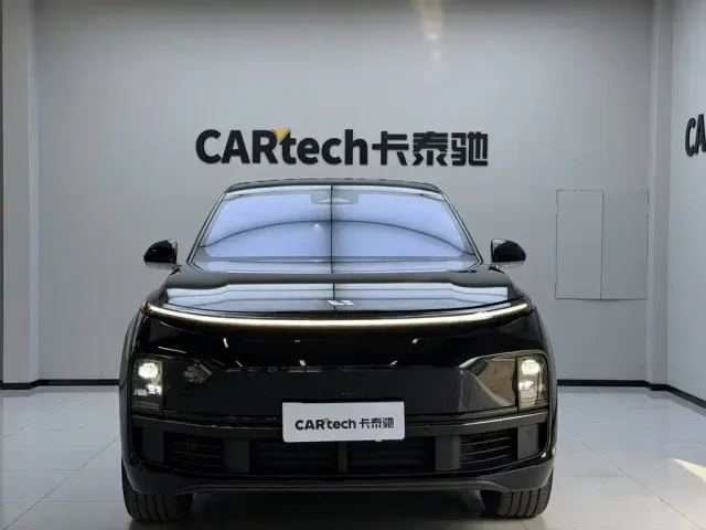Li Auto L8 — Фото автомобиля 6