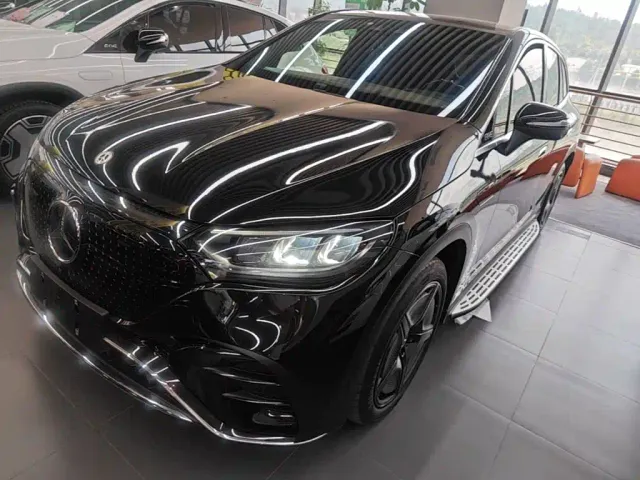 Фотография автомобиля — Mercedes-Benz EQE SUV