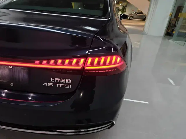 Audi A7L — Фото автомобиля 23