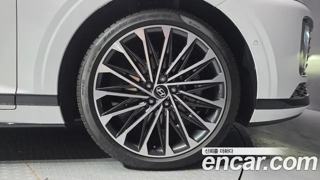 Hyundai Grandeur GN7 — Фото автомобиля 6