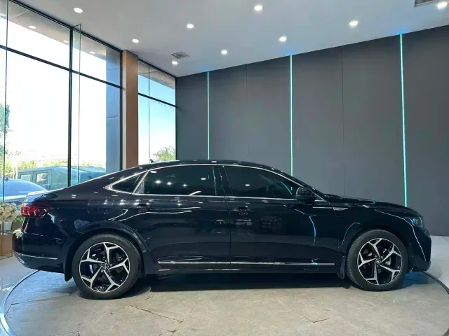Volkswagen Passat — Фото автомобиля 4