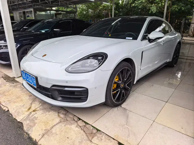 Фотография автомобиля — Porsche Panamera