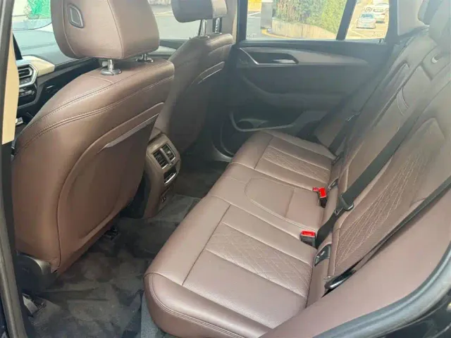 BMW iX3 — Фото автомобиля 5