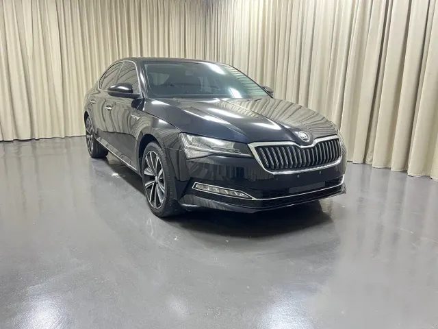 Skoda Superb — Фото автомобиля 3