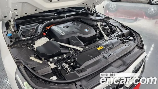 BMW 5 Series G60 — Фото автомобиля 6