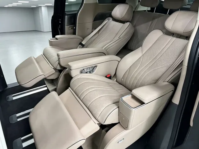 Xpeng X9 — Фото автомобиля 7