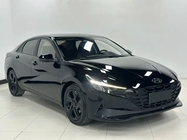 Hyundai Elantra — Фото автомобиля 3