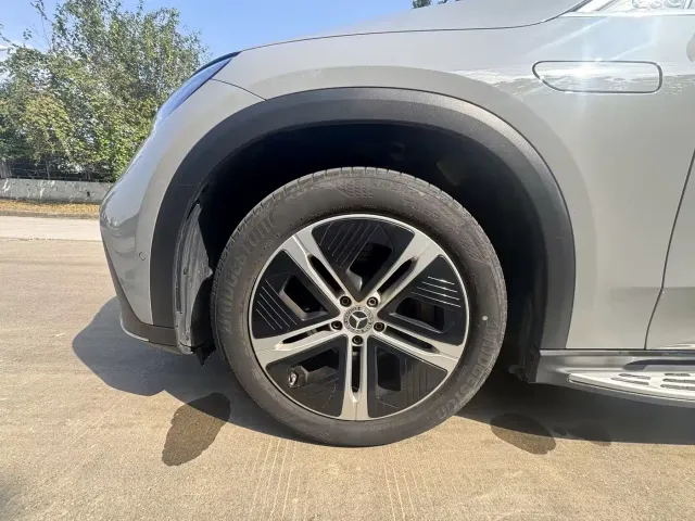 Mercedes-Benz EQE SUV — Фото автомобиля 14