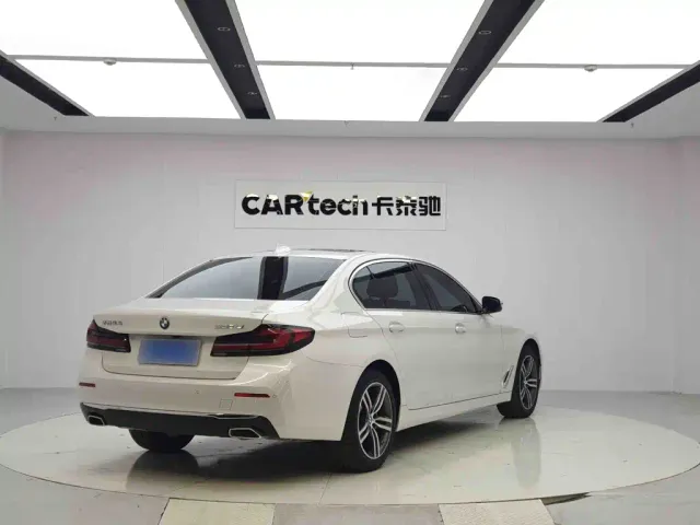 BMW 5 Series — Фото автомобиля 5