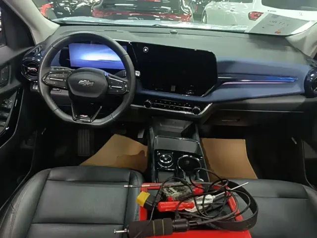 Chevrolet Equinox Plus — Фото автомобиля 9
