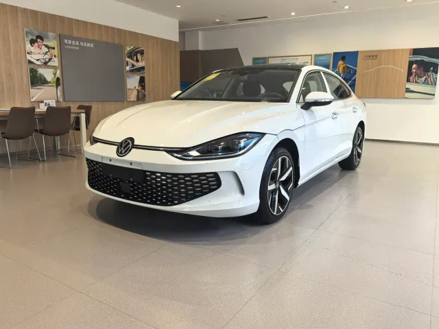 Фотография автомобиля — Volkswagen Lamando