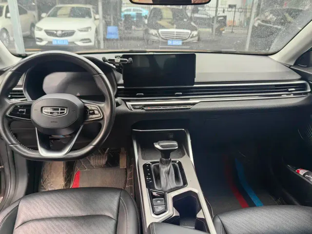 Geely Emgrand — Фото автомобиля 6