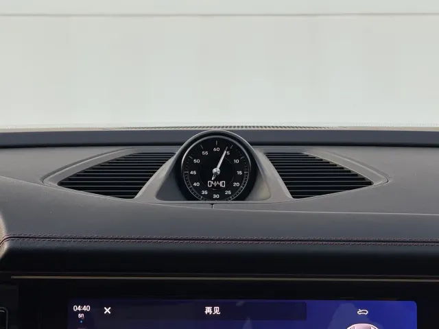 Porsche Macan EV — Фото автомобиля 17