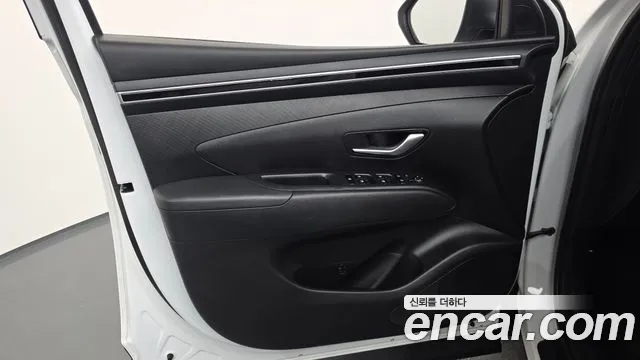 Hyundai Tucson Tucson (NX4) Бензин 1.6 турбо 2WD — Фото автомобиля 24