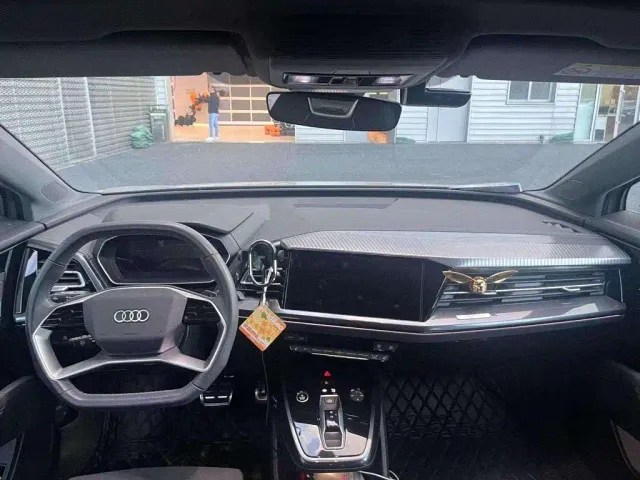 Audi Q4 e-tron — Фото автомобиля 7