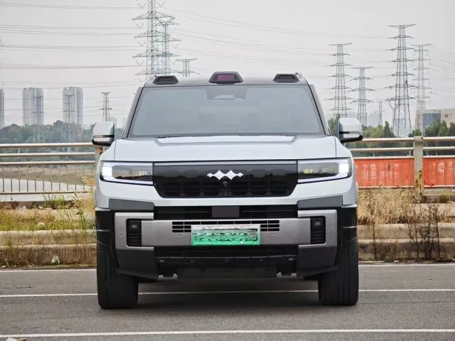BYD FangChengBao Leopard 8 — Фото автомобиля 2
