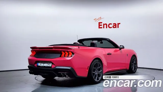 Ford Mustang Mustang 7 поколение 2.3 EcoBoost Premium Кабриолет — Фото автомобиля 2
