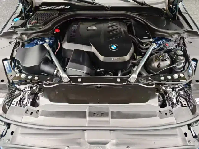 BMW 5 Series — Фото автомобиля 9