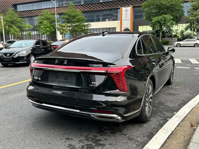Hongqi H5 — Фото автомобиля 13