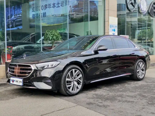 Фотография автомобиля — Mercedes-Benz E-Class