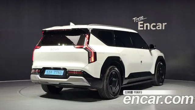 Kia EV9 — Фото автомобиля 2