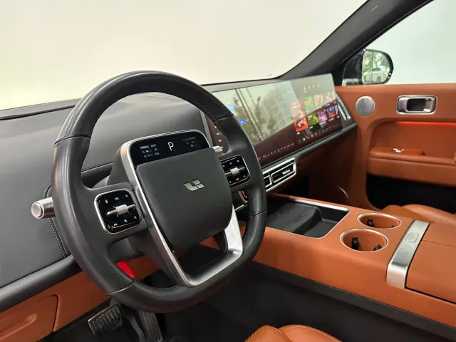 Li Auto L7 — Фото автомобиля 15