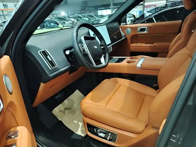 Li Auto L9 — Фото автомобиля 14