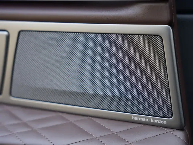 BMW 7 Series — Фото автомобиля 24