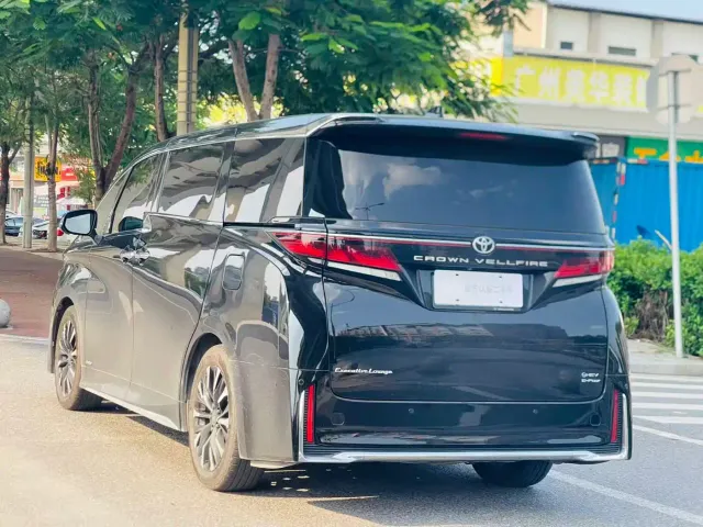 Toyota Vellfire — Фото автомобиля 6