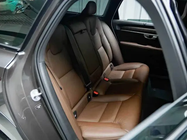 Volvo V90 — Фото автомобиля 12
