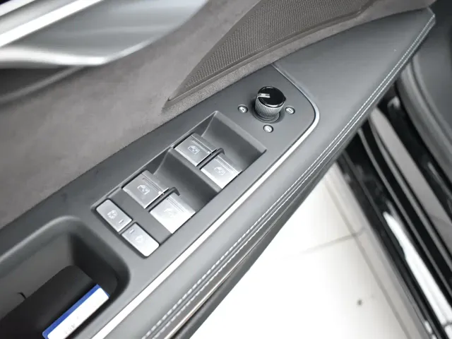 Audi A8 — Фото автомобиля 19