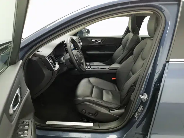 Volvo S60 — Фото автомобиля 10