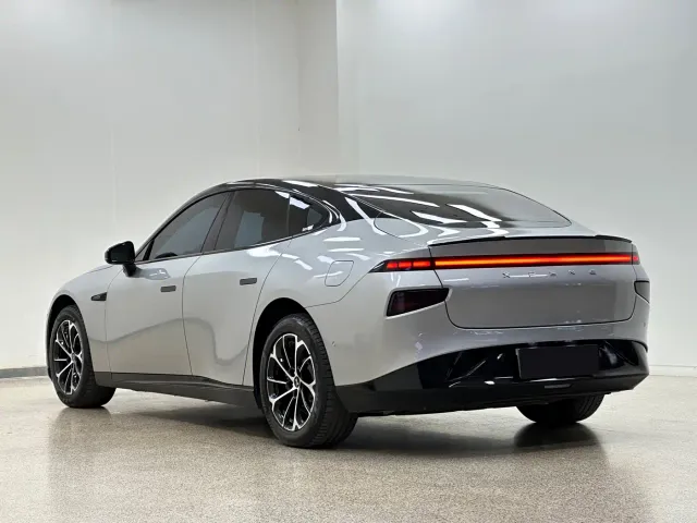 Xpeng P7 — Фото автомобиля 4