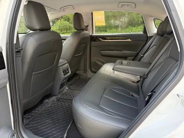 Wuling Starlight — Фото автомобиля 7